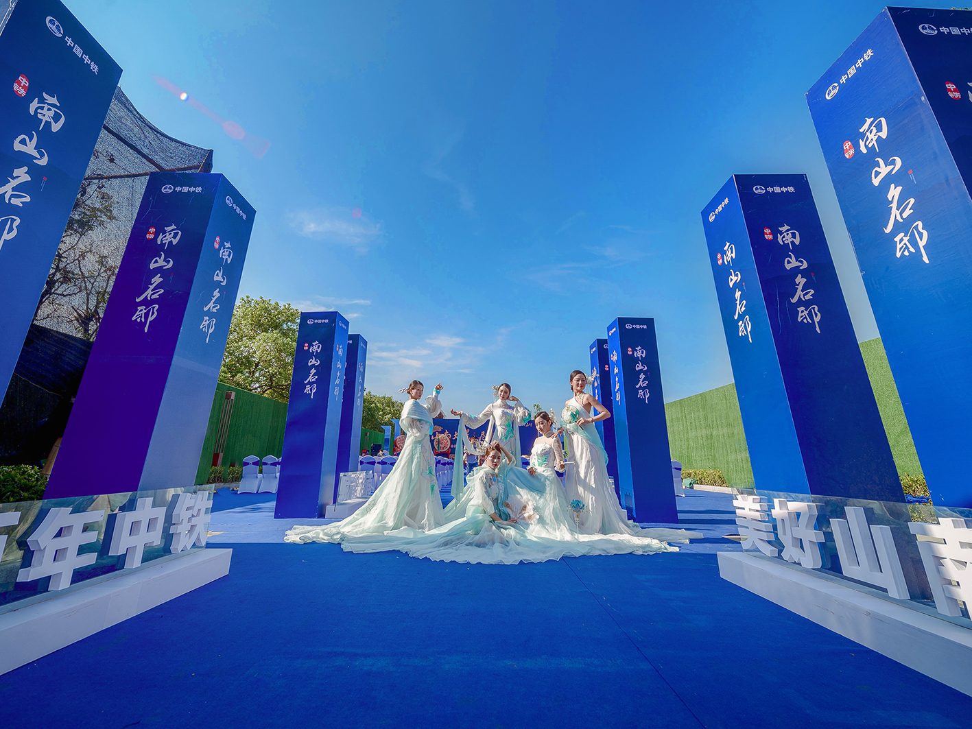 ���F��ɽ��ۡʾ���^(q��)�_(k��i)���ߔzӰ��ِ�C��(ji��ng)